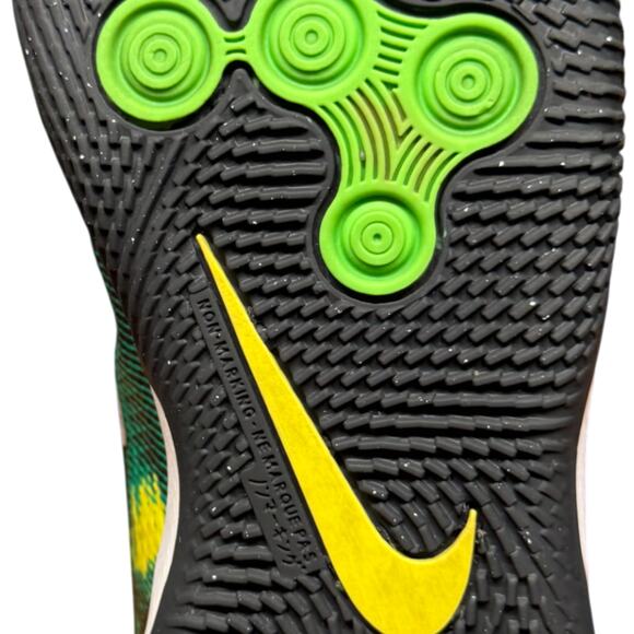 NIKE Phantom GT2 Unisex 2Y Academy Soccer Indoor Shoe Black Green DM0749-003 - Picture 11 of 13